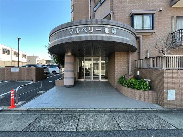 マンション北西側エントランスです。