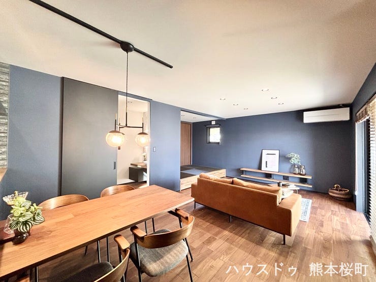 ■安らぎと笑顔の中心地■陽光が優しく降り注ぎ、会話が自然と弾む。ここでは、毎日が特別な時間へと変わります。