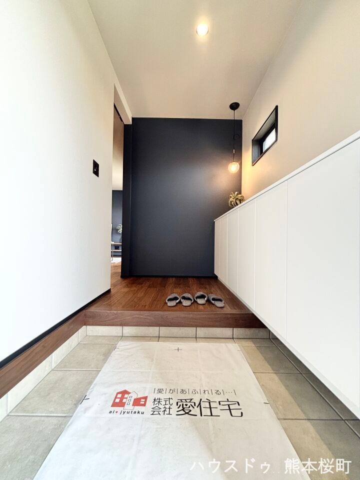 ■「しまう」が叶える美しい玄関■大容量のシューズボックスがあることでいつも整理された、気持ちの良い「家の顔」を保てます。