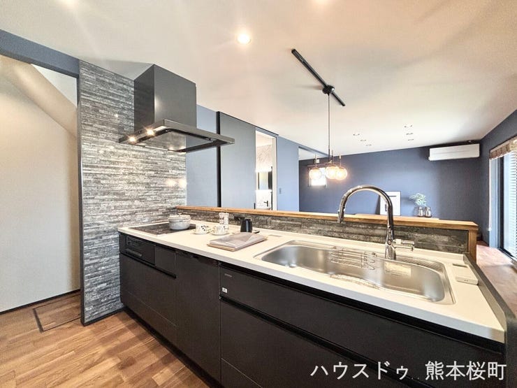 ■家族の「美味しい」が集まる舞台■高い機能性と美しいデザインを両立。料理する人も、待つ人も、笑顔になれる場所です。