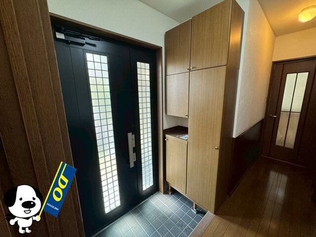 収納付きで、玄関まわりもすっきりと片付きます。