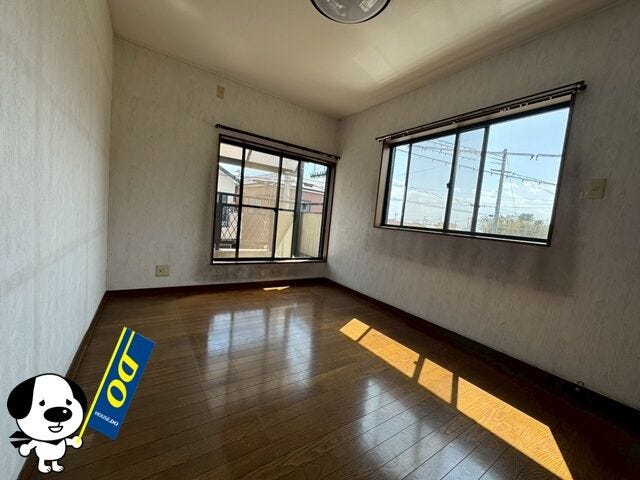 お日様の光がサンサンと入るお部屋は気持ちがいいですね!