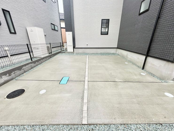 お車並列2台駐車可能です♪