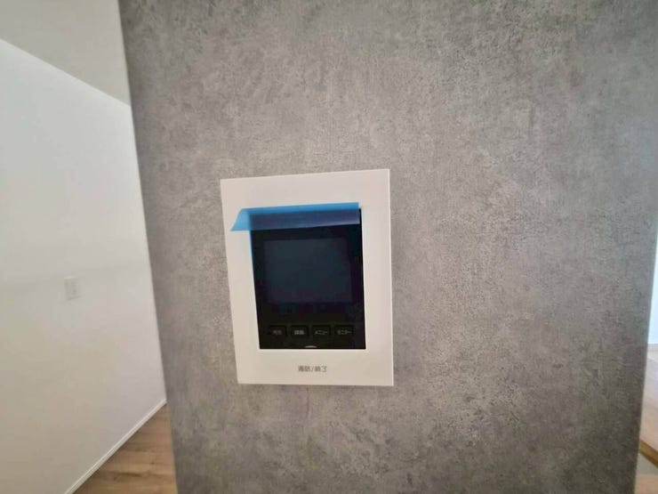 モニター付きインターホンが設置しているのは、オシャレな柱です♪