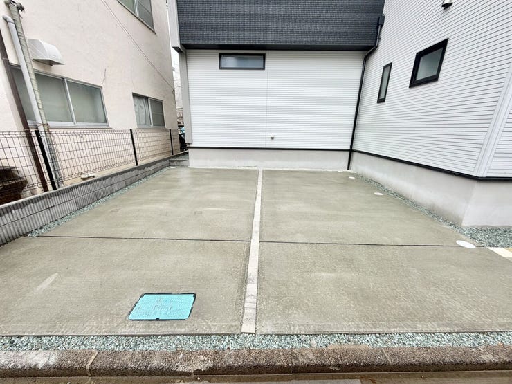 お車並列2台駐車可能です♪