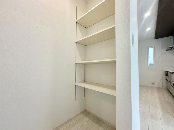 可動棚付きパントリー♪