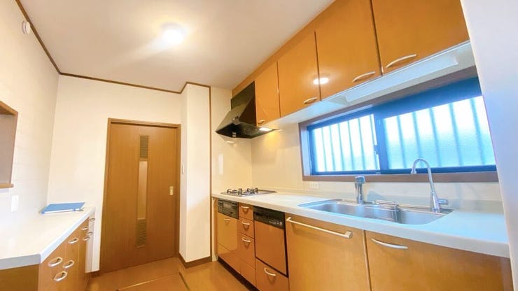 調理動線を考慮したシステムキッチンで、快適にお料理ができます。