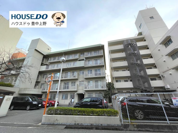 大阪メトロ御堂筋線「江坂駅」まで徒歩4分の場所にあります。商業施設や飲食店が並ぶ便利な立地です。また徒歩圏に公園も点在しており、季節を感じながらお散歩も楽しめます。