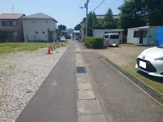 西側道路 北から南