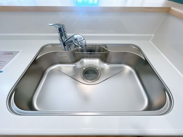 【浄水器付き水栓】
水道の蛇口に浄水機能が一体化されているため、ペットボトルの水を買わずに飲み水として使用することが出来ます!
水道水の不純物を除去し、安全で美味しい水を家庭で簡単に利用できます♪