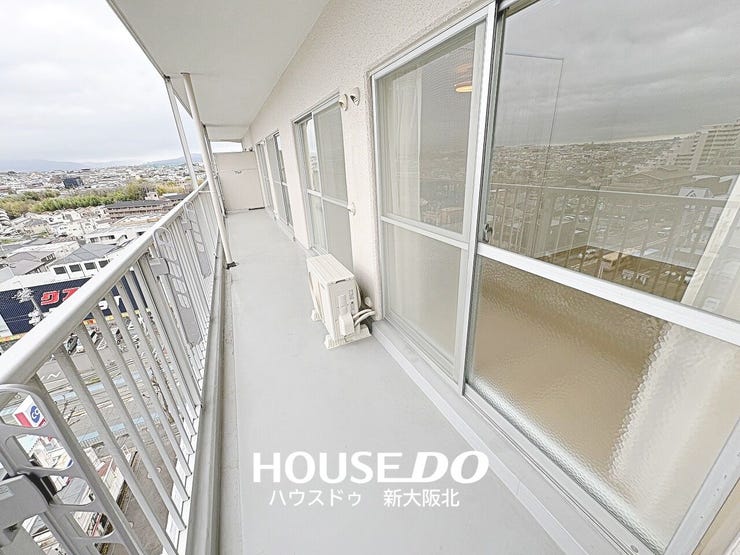 ■陽当り・通風・眺望良好のゆとりのあるバルコニー!
■テーブルや観葉植物等を置けばまた違った空間に大変身します!