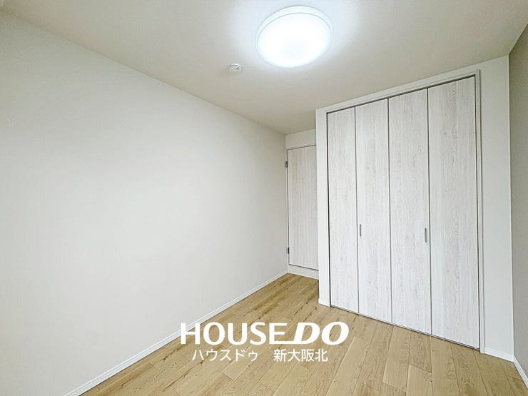 ■フローリングは、飲み物などをこぼしてもサッとひと吹きで汚れがとれるのでお掃除が楽々です!
■小さなお子さまのいるご家庭でも安心ですね!