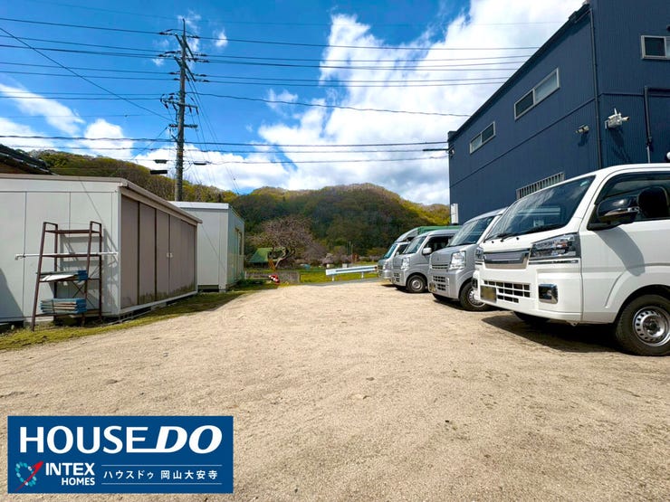 奥行きがしっかり確保された約52坪の敷地は、プライベート感たっぷり!建物を奥に配置して手前を広いお庭にしたり、ガレージを作ったりと、家族のこだわりを詰め込んだ設計が可能です。