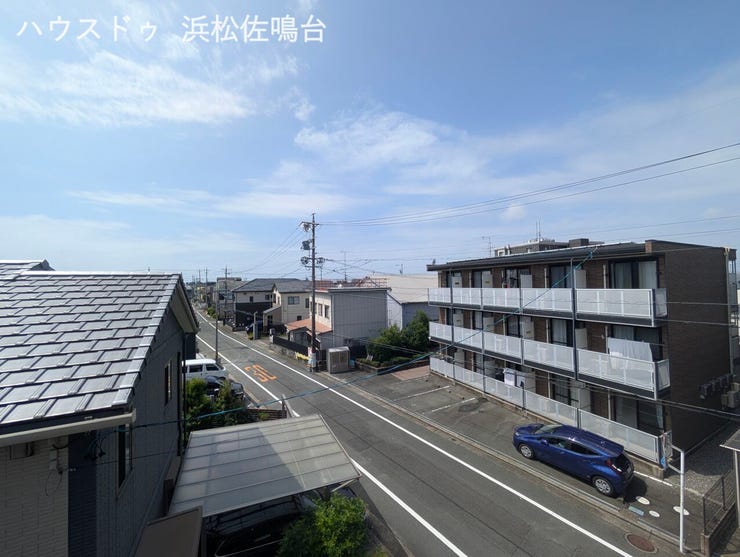 南側の眺望は、街中の立地ですが高い建物は近くに無く、陽当り・風通し良好です!