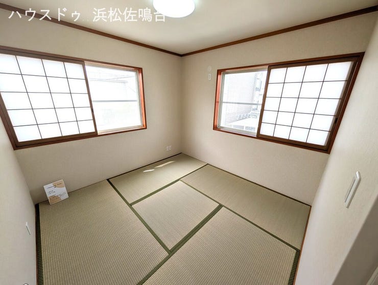 〈リフォーム済〉2階南西和室。畳・障子・照明器具新品です。