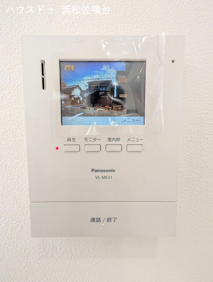 〈リフォーム済〉新品カラーモニタ付インターホン♪ゲストの顔を確認してから玄関ドアを開けましょう。留守時のゲストの顔も確認できます。