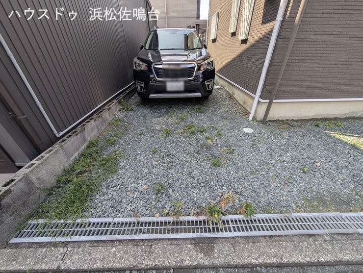 東側駐車場
