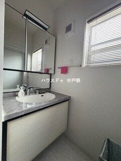 広い洗面台は忙しい朝にも楽々(^^♪