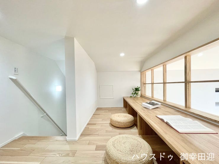 ■2階ロフト■「+α」の空間が、暮らしにゆとりをくれる。収納としてはもちろん、ワークスペースや読書スペースとしても。住む人のイマジネーションに合わせて自在に変化する、機能的なマルチスペース。