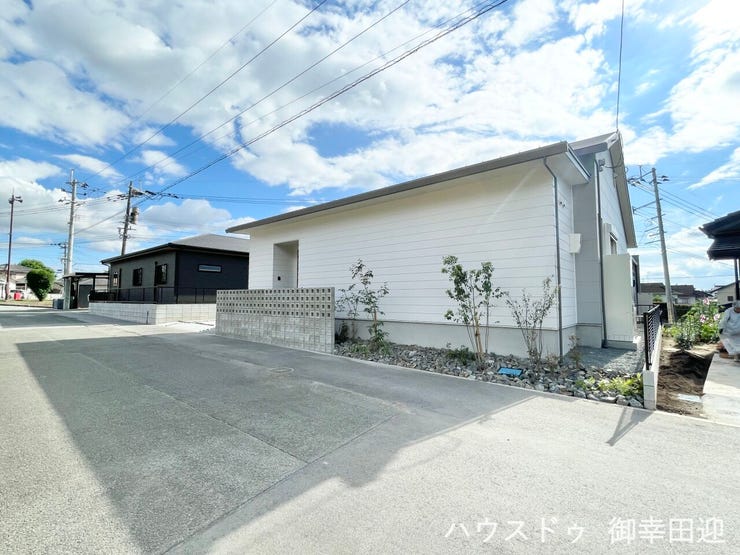 ■理想を叶える新しい暮らしの舞台■高いデザイン性と機能性を兼ね備えた住まい。ここで、家族の新しい物語が始まります。