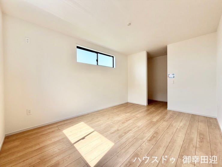 ■2階9.7帖洋室■心からリラックスできる静けさ、上質な眠りで、毎日をリセットします。明日への活力を養う空間です。