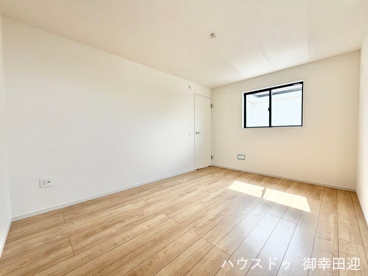 ■2階9.7帖洋室■心からリラックスできる静けさ、上質な眠りで、毎日をリセットします。明日への活力を養う空間です。