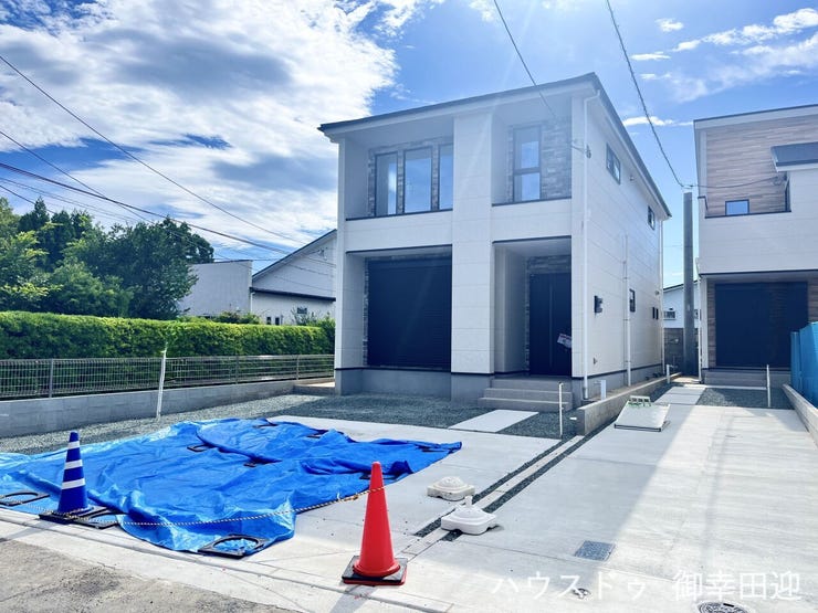 ■理想を叶える新しい暮らしの舞台■高いデザイン性と機能性を兼ね備えた住まい。ここで、家族の新しい物語が始まります。