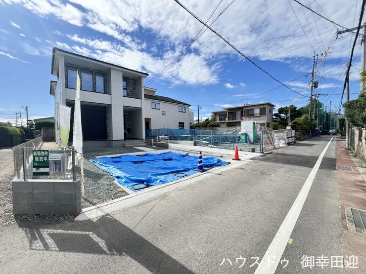 ■車と趣味の幅が広がる場所■単なる駐車スペースではない、洗車やタイヤ交換、DIYにも使える多目的な屋外スペースです。