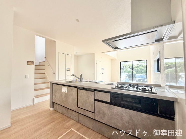 ■家族の「美味しい」が集まる舞台■高い機能性と美しいデザインを両立。料理する人も、待つ人も、笑顔になれる場所です。