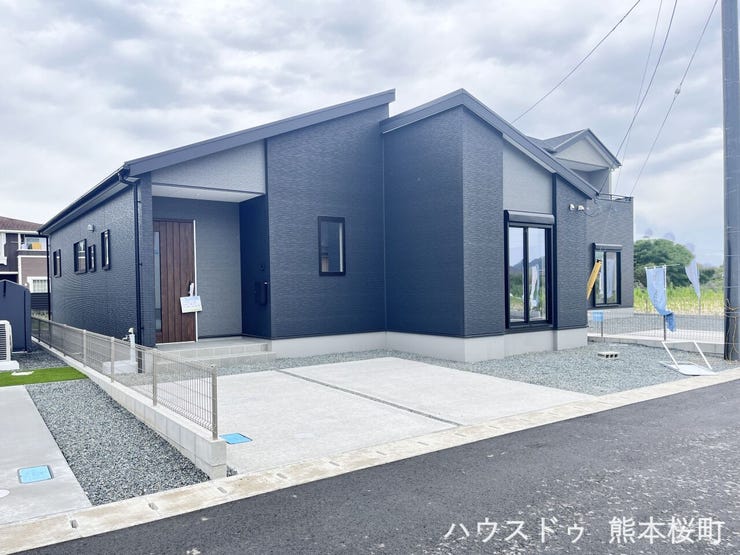 ■車と趣味の幅が広がる場所■単なる駐車スペースではない、洗車やタイヤ交換、DIYにも使える多目的な屋外スペースです。