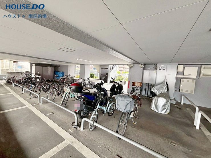 自転車、バイク置き場