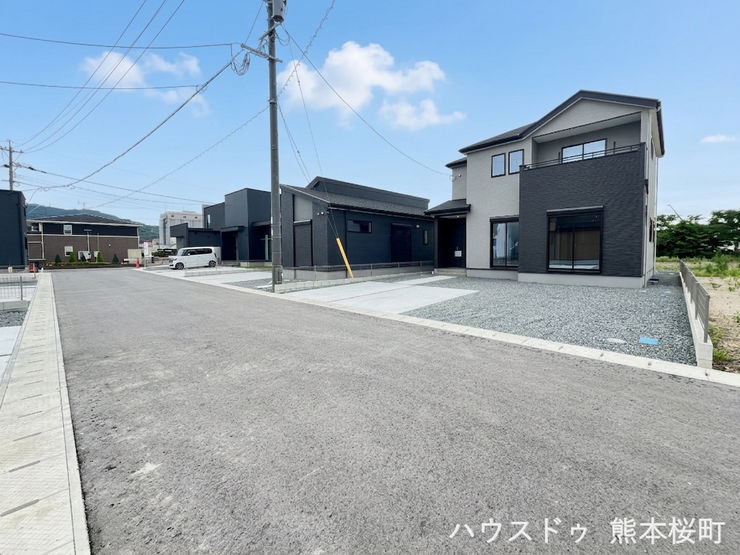 ■理想を叶える新しい暮らしの舞台■高いデザイン性と機能性を兼ね備えた住まい。ここで、家族の新しい物語が始まります。