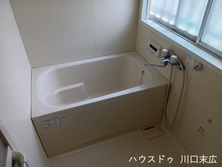 毎日の疲れを癒やすシンプルなユニットバスです。使い勝手を重視した無駄のない設計で、お手入れもしやすく、清潔な空間を保ちやすいです。
