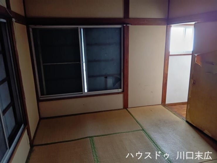 2方向から光を取り込む風通しの良い和室です。客間や家事スペースなど、日々の暮らしの様々なシーンで重宝する多目的にお使いいただける空間です。