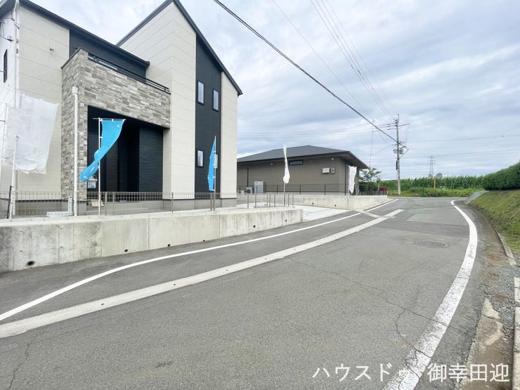 ■理想を叶える新しい暮らしの舞台■高いデザイン性と機能性を兼ね備えた住まい。ここで、家族の新しい物語が始まります。