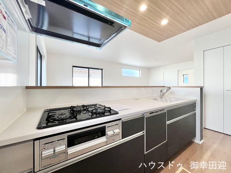 ■家族の「美味しい」が集まる舞台■高い機能性と美しいデザインを両立。料理する人も、待つ人も、笑顔になれる場所です。