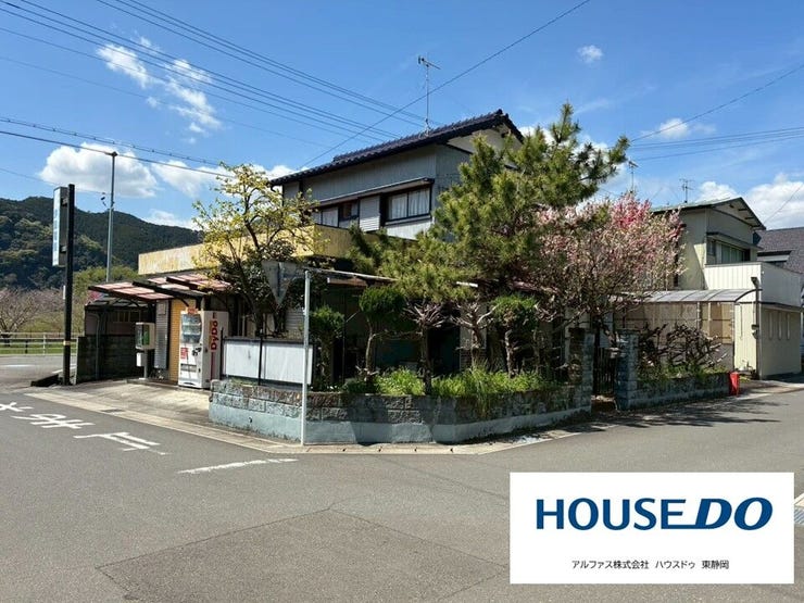 【外観】
【開放感のある角地・建築条件なし】葵区牛妻の約61坪の敷地。お好きなハウスメーカーで建築可能です。現地からは美しい山々や桜の風景を望むことができ、四季を感じる自然豊かな住環境が魅力的な物件です。