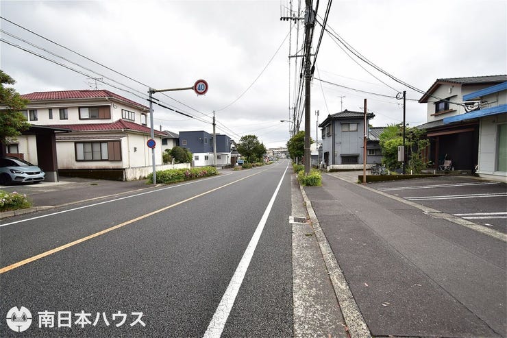 【前面道路】東向きの前面道路幅は約16.1mと広々です!
歩道もあります!