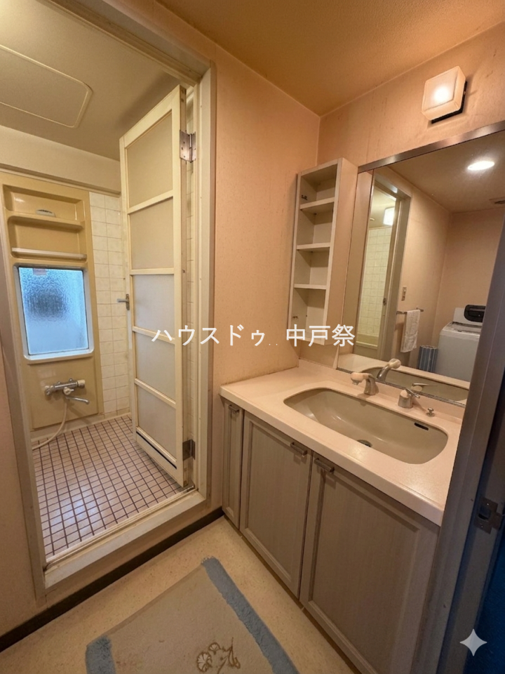 大きめの洗面台は忙しいときにも便利☆彡