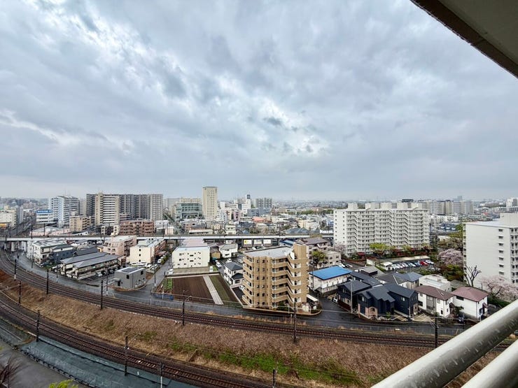 さすが最上階!視界を遮る高い建物がないため、眺望良好♪天気の良い日には富士山やスカイツリーを望むことができます♪