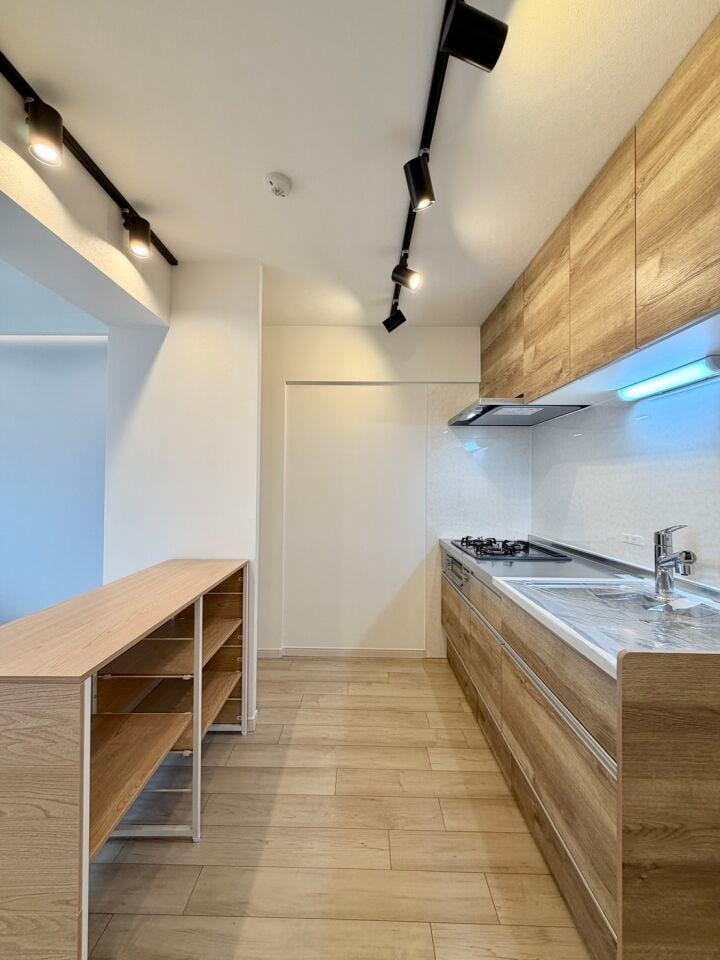 キッチンまわりも広さを意識して設計しましたので、動線が比較的スムーズです。