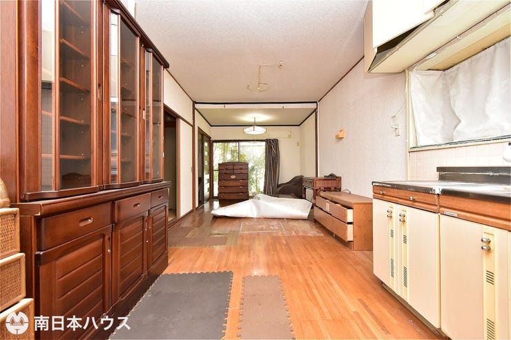 下田町 中古戸建 【リビング】奥行きのあるリビングです！