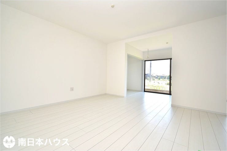 下田町 中古戸建 【リビング】
