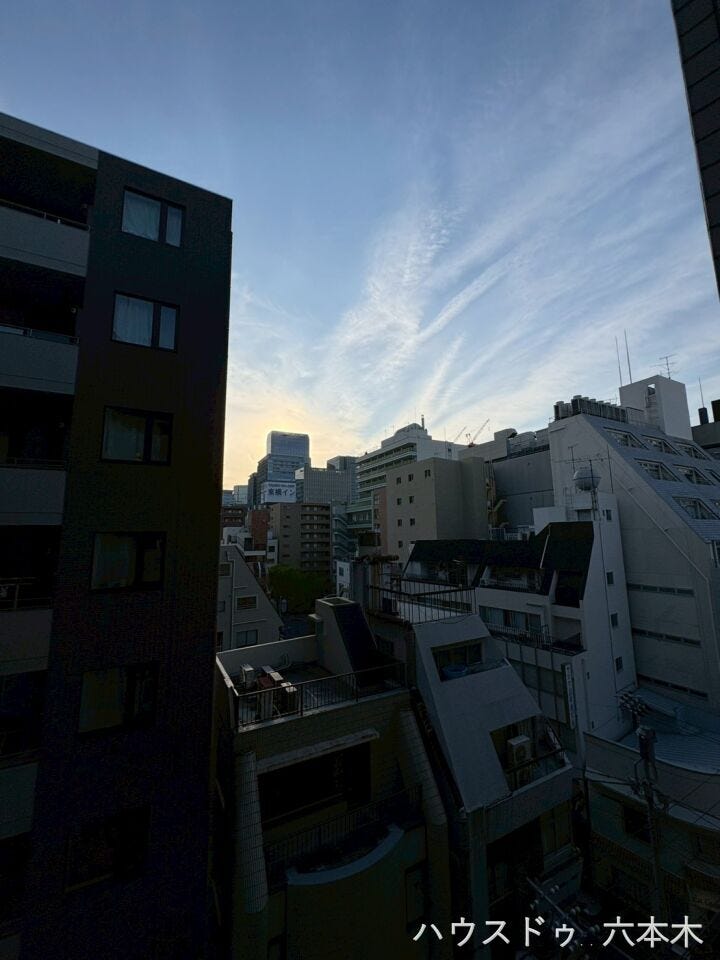 周辺の街並みを見渡せる落ち着いた景色