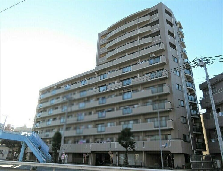 【外観】
大通りに面した11階建てのマンション
モニター付きオートロックの安心住戸です