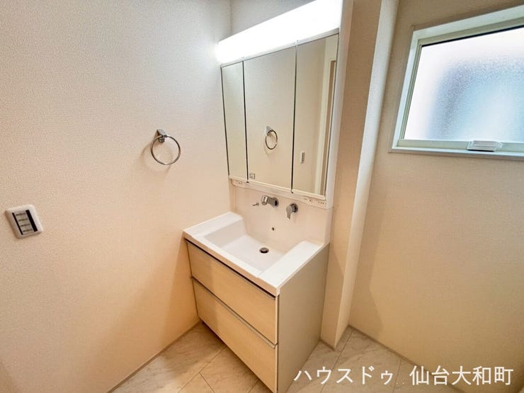 収納豊富な洗面台