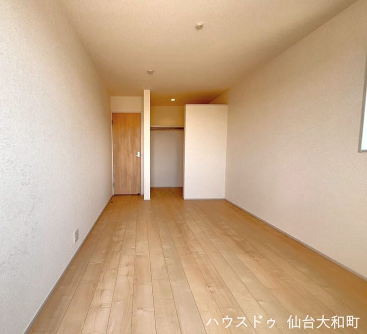 ウォークインクローゼット付きの洋室