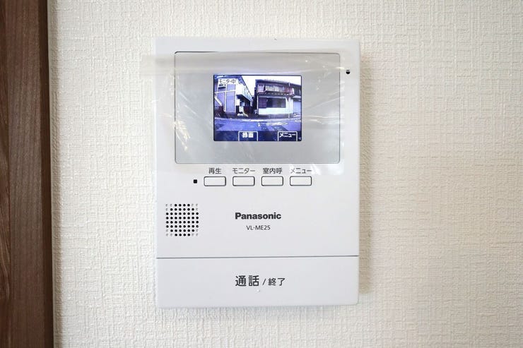 モニター付きインターホン 同仕様
訪問者の顔が確認できるのでお子様の留守番も安心ですね♪