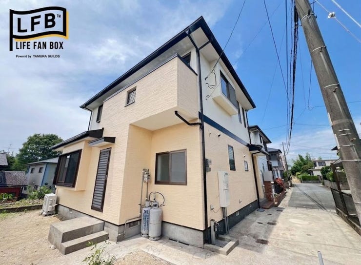 駐車場は縦列2台!
外部水栓もあるので洗車やガーデニングなど便利です☆