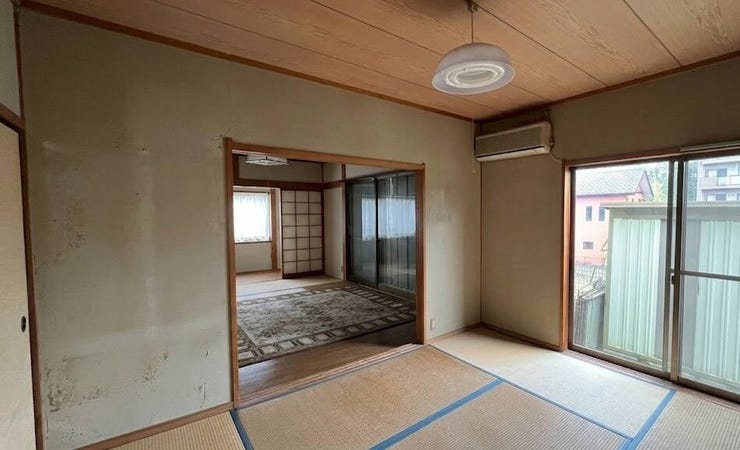 畳も新調いたします♪
※リフォーム前の写真です。
一部画像を加工しております。